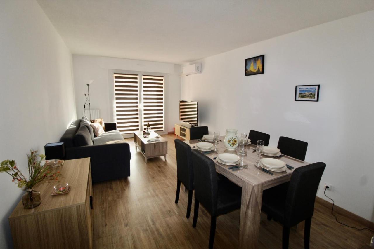 Logement Renove Avec Mobilier 2023 Avignon Exterior foto