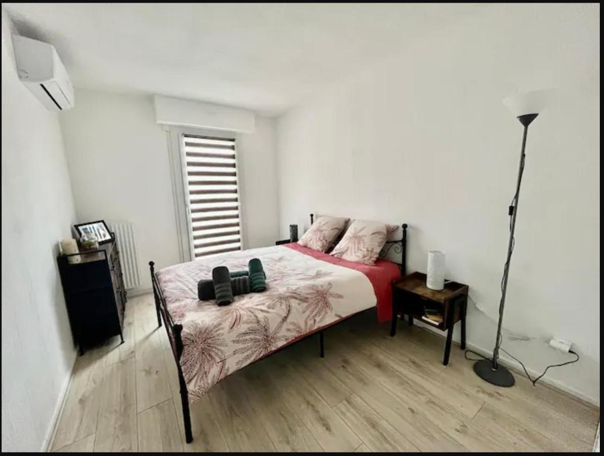 Logement Renove Avec Mobilier 2023 Avignon Exterior foto
